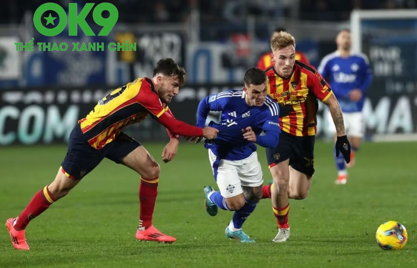 Nhận định bóng đá Lecce vs Como: Lecce đang đối mặt với nguy cơ xuống hạng (Ảnh: Sport Mediaset). Nhận định bóng đá Lecce vs Como: Lecce đang đối mặt với nguy cơ xuống hạng (Ảnh: Sport Mediaset).